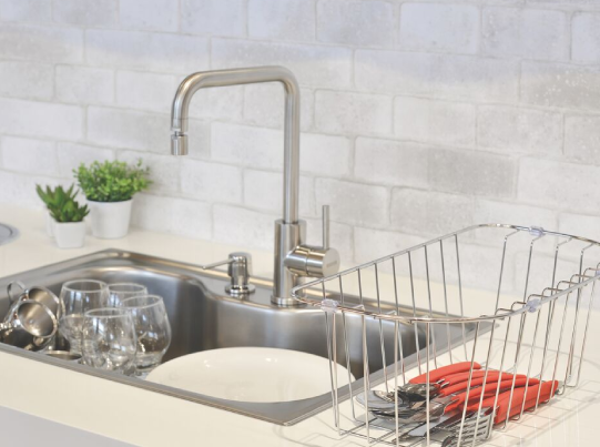 Cubas para cozinha: conheça o equipamento e seus indispensáveis acessórios