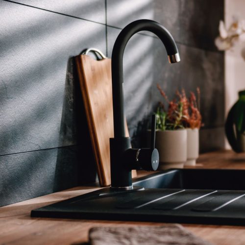 torneiras para cozinhas pequenas